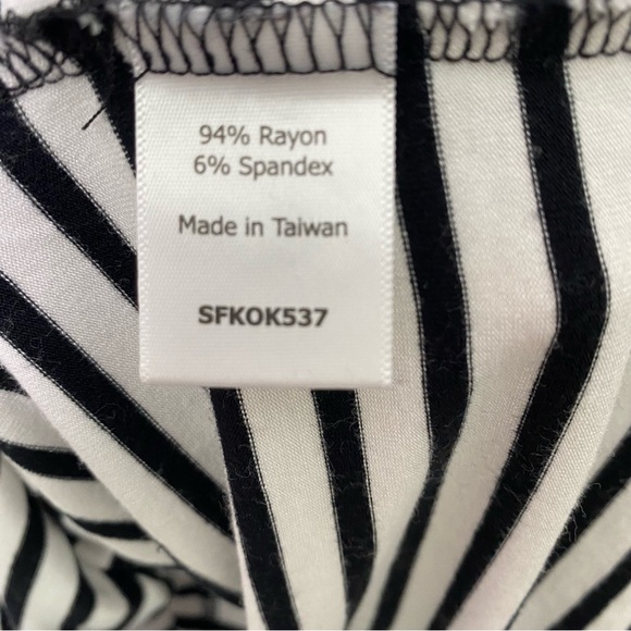 41 Hawthorn Striped V-Neck Batwing Top - Picture 5 of 5